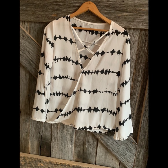 Tops - Electric Dreams Blouse 🌩